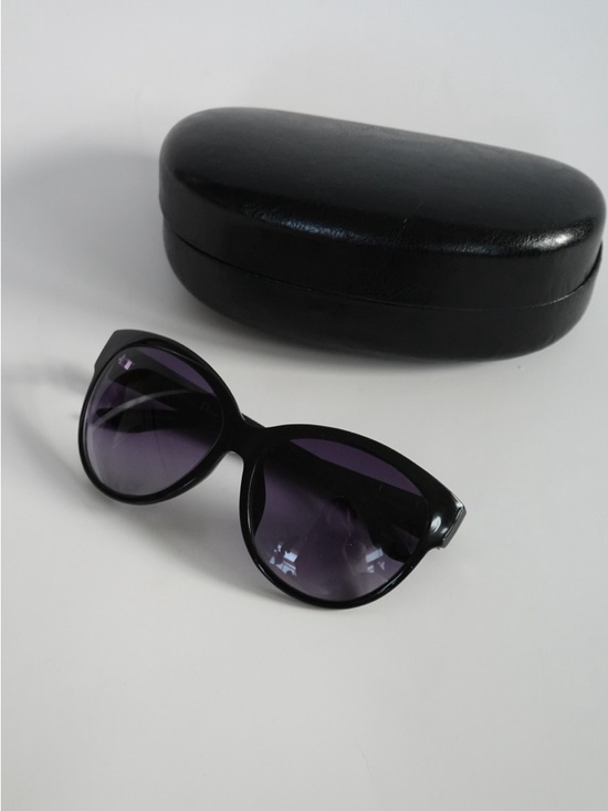 Dior Accessories - Dior Black Sunglasses with Purple Gradient Lenses